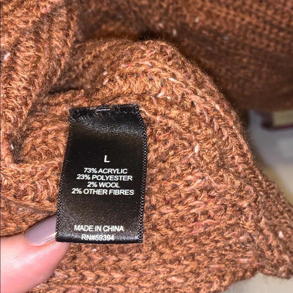 Sweater - Picture 4 of 4